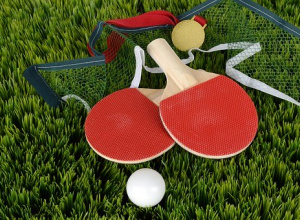 Czym się różni tenis stołowy od ping-ponga?